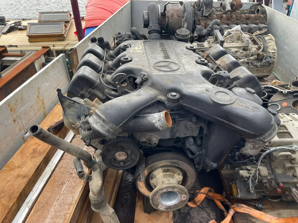 Mercedes-Benz OM501 LA V6 Engine product image
